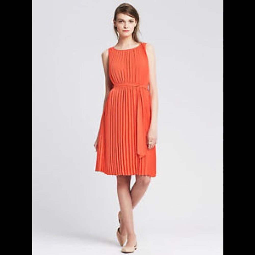 NWT Banana Republic Pleated Tie Front Dress
